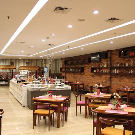 Hariston Hotel & Suites, Pluit - Jakarta Exteriör bild