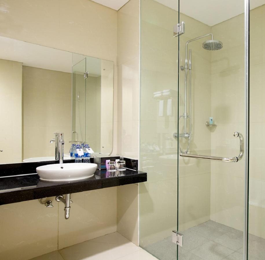 Hariston Hotel & Suites, Pluit - Jakarta Exteriör bild
